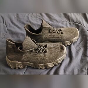 Black Athletic Shoes with Rugged Design and Chunky Sole